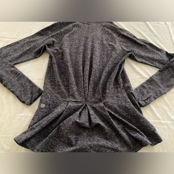 Lululemon Warm Your Core Long Sleeve Tee Heathered Black size 6 - Picture 7 of 14